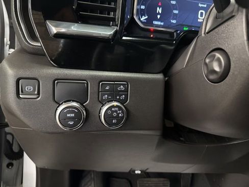 Used 2024 GMC Sierra 1500 SLT w/ SLT Convenience Package image 19