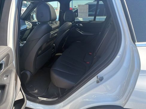Used 2023 BMW X5 sDrive40i w/ Parking Assistance Package image 4