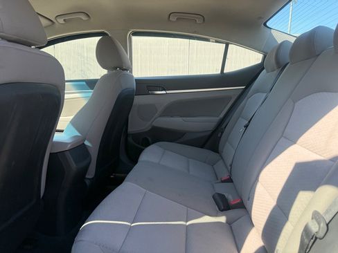 Used 2020 Hyundai Elantra SEL image 12