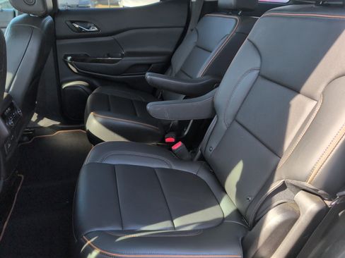 Used 2022 GMC Acadia AT4 image 27