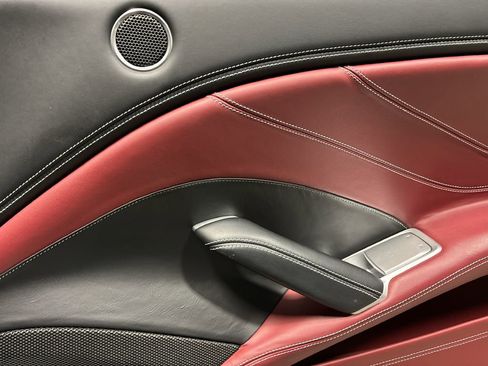 Used 2015 Ferrari California T image 55