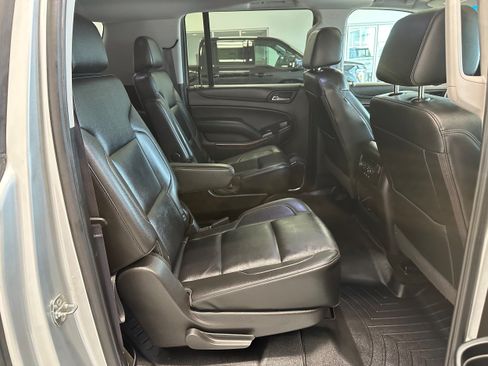 Used 2017 Chevrolet Suburban LT w/ LT Signature Package AWD/4WD image 13