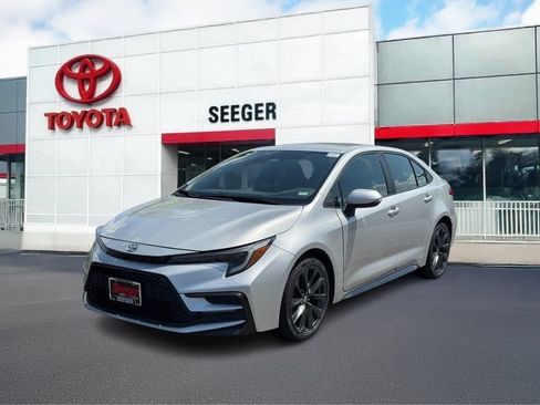 Used 2025 Toyota Corolla SE FWD image 11
