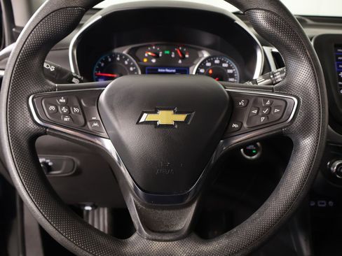 Used 2024 Chevrolet Equinox LT FWD image 3