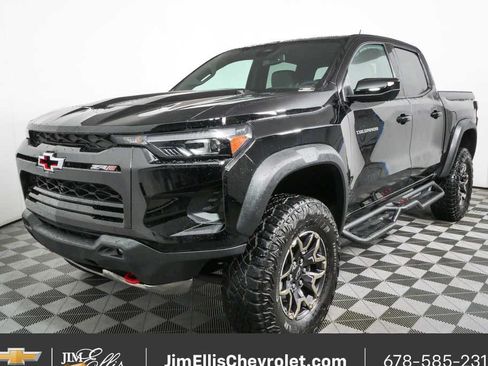 Used 2024 Chevrolet Colorado ZR2 w/ ZR2 Convenience Package III AWD/4WD image 32