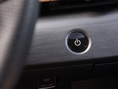 Certified 2025 Nissan Ariya Platinum image 15