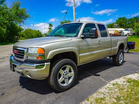 Used 2005 GMC Sierra 2500 SLT w/ Heavy-Duty Power Package AWD/4WD image 7
