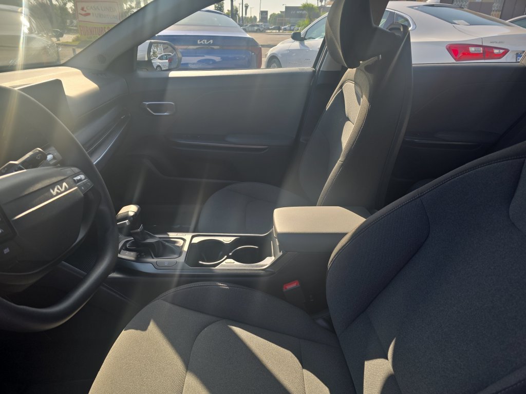 Used 2025 Kia K4 FWD image 9