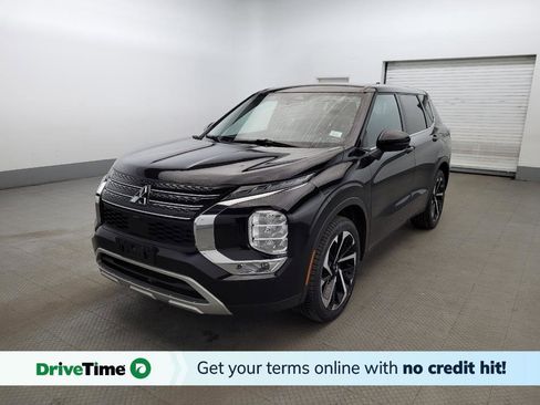 Used 2022 Mitsubishi Outlander SE image 1