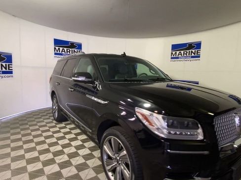 Used 2018 Lincoln Navigator Select AWD/4WD image 4