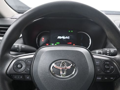 Used 2025 Toyota RAV4 XLE AWD/4WD image 15