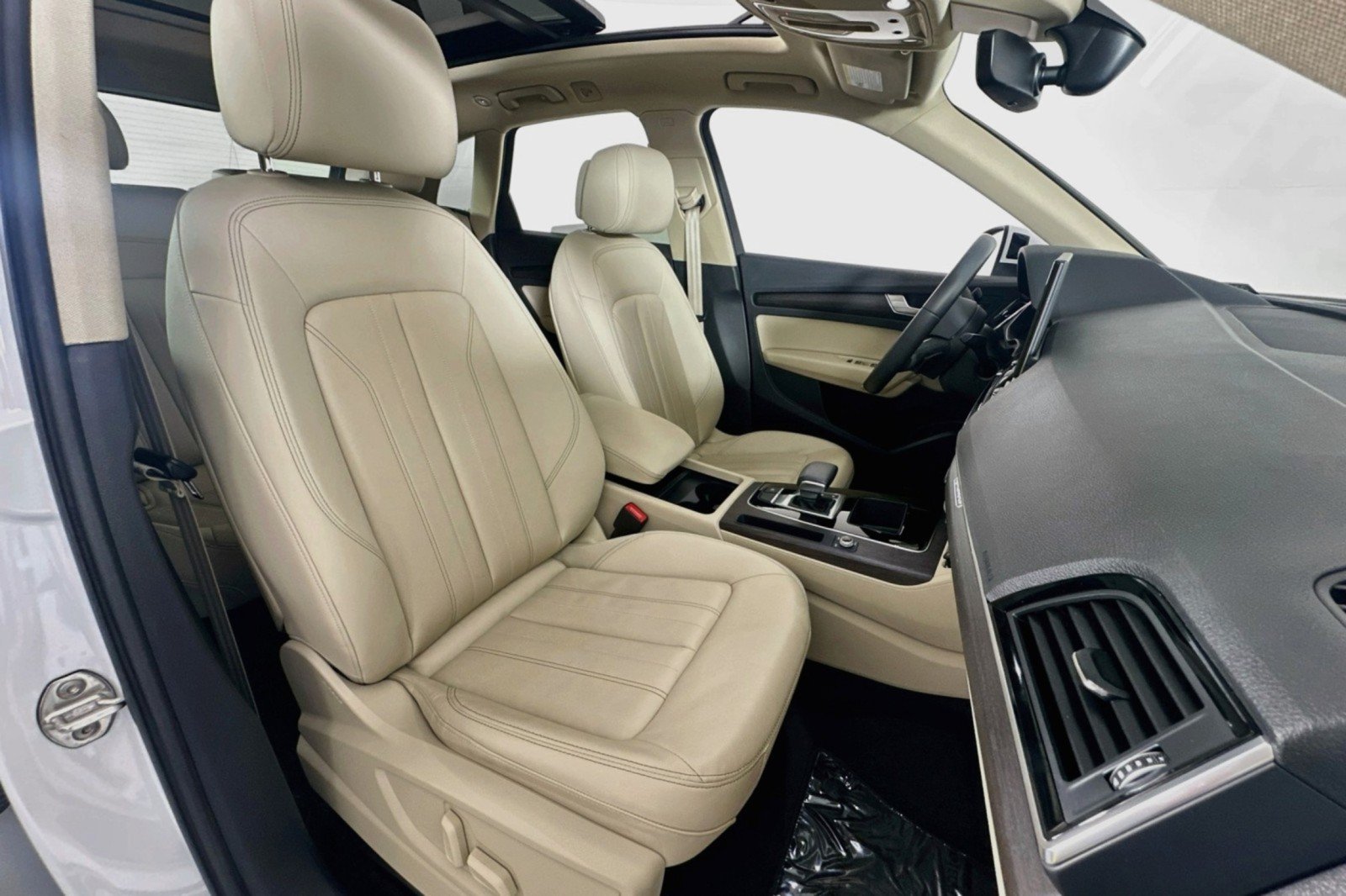 Used 2023 Audi Q5 2.0T Premium w/ Convenience Package AWD/4WD image 8