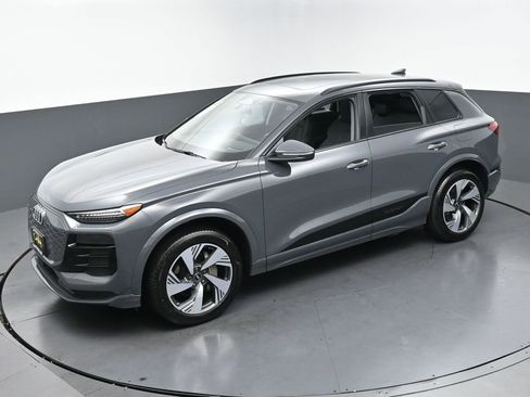 Used 2025 Audi Q6 e-tron Premium Plus w/ Premium Plus AWD/4WD image 40