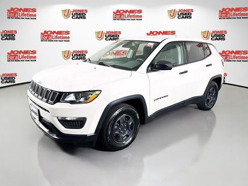 Used 2018 Jeep Compass Sport w/ Tech Group FWD image 12