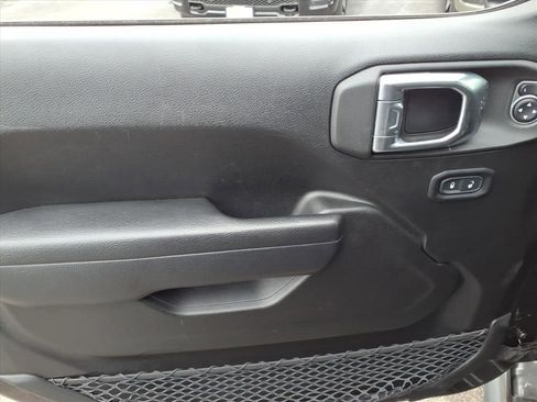 Certified 2023 Jeep Wrangler Unlimited w/ Cold Weather Group image 6