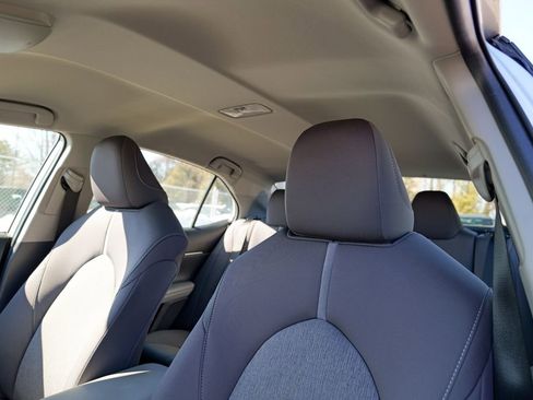 Used 2022 Toyota Camry LE w/ Carpet Mat Package (TMS) FWD image 22