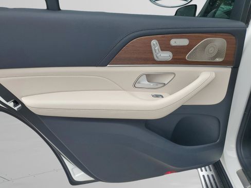 Certified 2026 Mercedes-Benz GLS 580 4MATIC image 12