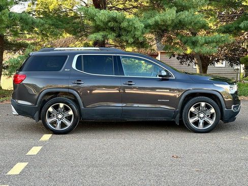 Used 2017 GMC Acadia SLT w/ LPO, Floor Liner Package AWD/4WD image 10