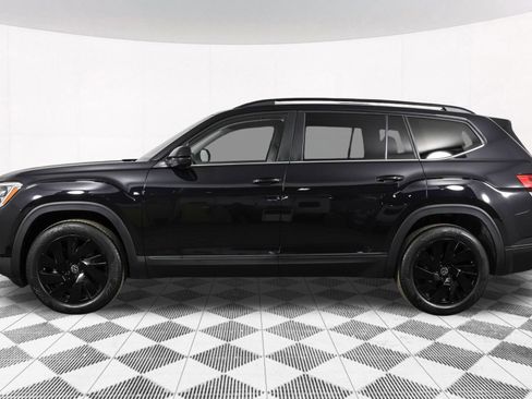 Used 2025 Volkswagen Atlas SE w/ Black Wheel Package image 19