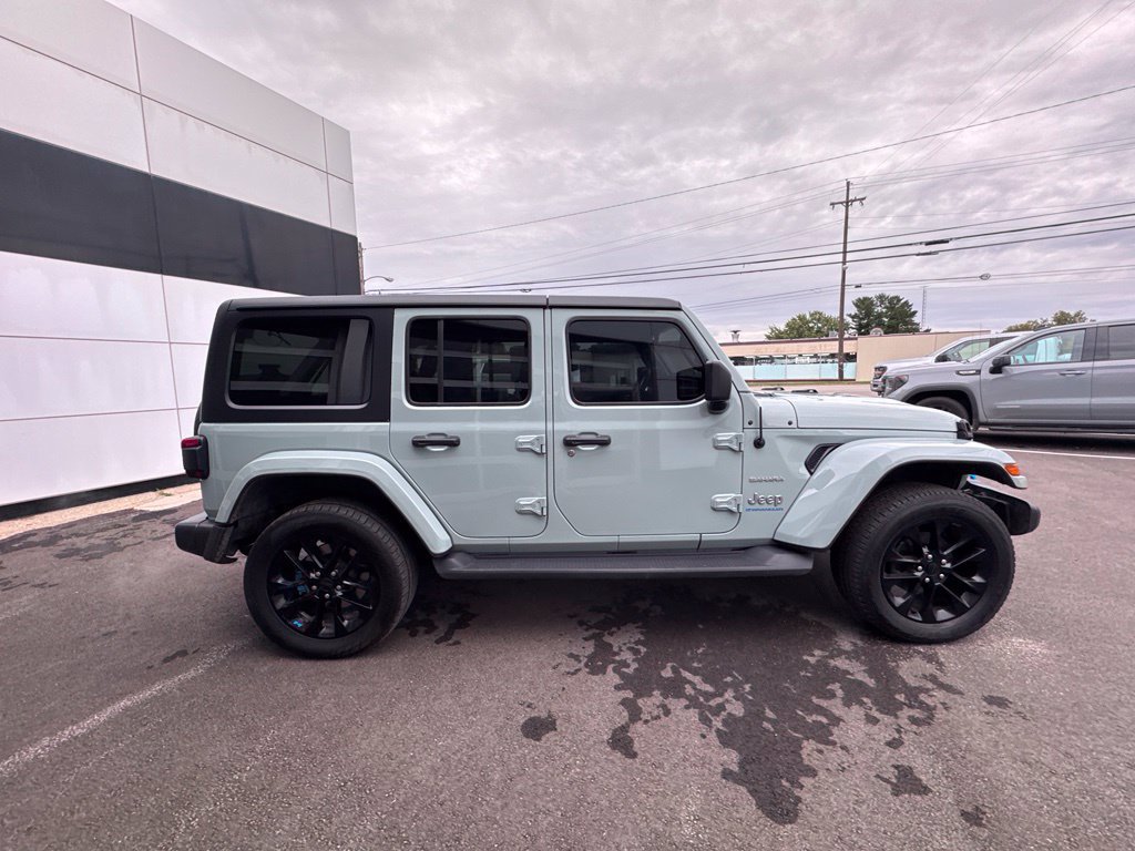 Used 2023 Jeep Wrangler Unlimited Sahara w/ Cold Weather Group AWD/4WD image 6