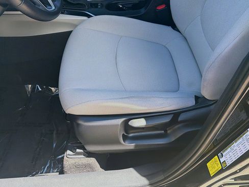 Used 2022 Toyota Corolla Cross LE image 17