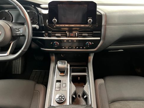 Used 2025 Nissan Pathfinder SV AWD/4WD image 14