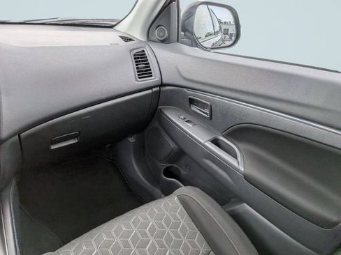 Used 2024 Mitsubishi Outlander Sport ES AWD/4WD image 16