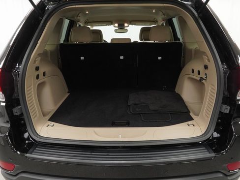 Certified 2022 Jeep Grand Cherokee Laredo E image 42