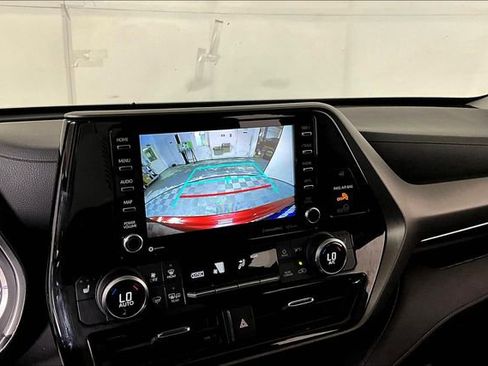 Used 2022 Toyota Highlander XLE image 21