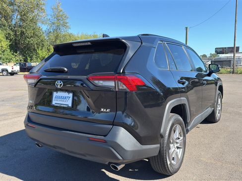 Used 2025 Toyota RAV4 XLE FWD image 28