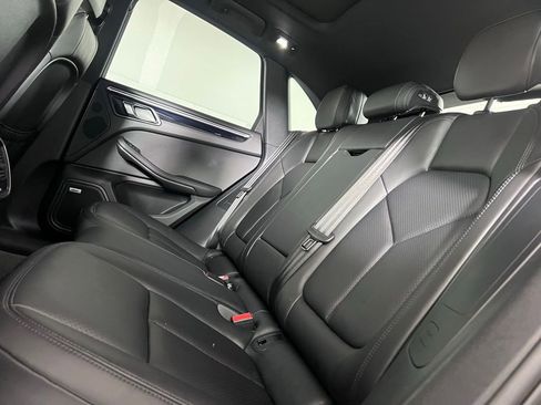 Certified 2022 Porsche Macan S AWD/4WD image 22
