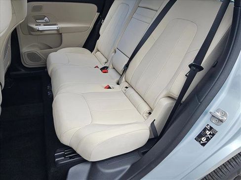 Used 2026 Mercedes-Benz GLB 250 image 17