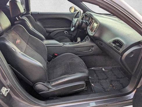 Used 2016 Dodge Challenger R/T Scat Pack w/ Leather Interior Group image 20
