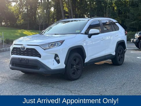 Used 2021 Toyota RAV4 XLE w/ Convenience Package AWD/4WD image 3