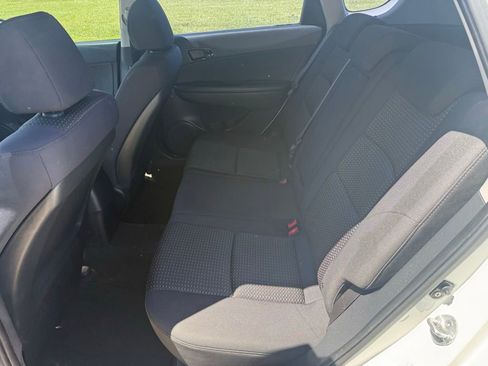 Used 2010 Hyundai Elantra GLS FWD image 13
