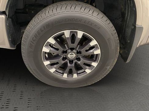Used 2017 Nissan Titan Platinum Reserve w/ Off-Road Package AWD/4WD image 16