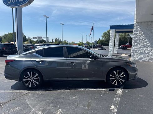 Used 2019 Nissan Altima 2.5 SR w/ SR Premium Package FWD image 6