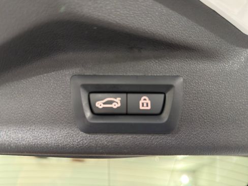 Used 2021 BMW X7 xDrive40i image 25