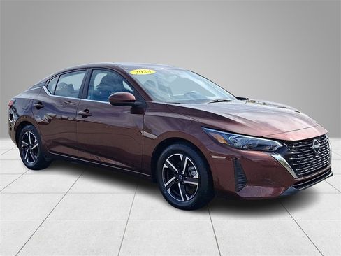 Used 2024 Nissan Sentra SV image 3
