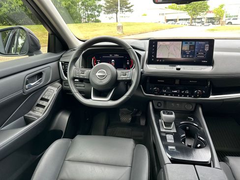Used 2024 Nissan Rogue SL FWD image 21