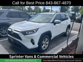 Used 2021 Toyota RAV4 XLE w/ Convenience Package FWD video 1