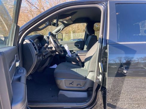 Used 2024 RAM 2500 Big Horn w/ Safety Group image 4