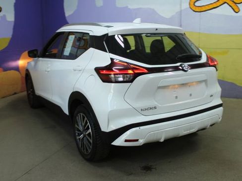 Used 2021 Nissan Kicks SV FWD image 6