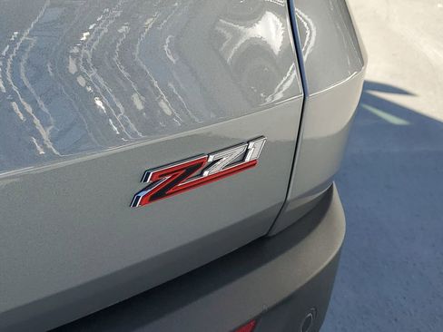 Used 2025 Chevrolet Traverse Z71 image 8