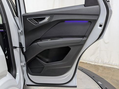 Used 2024 Audi Q4 e-tron Premium Plus image 23