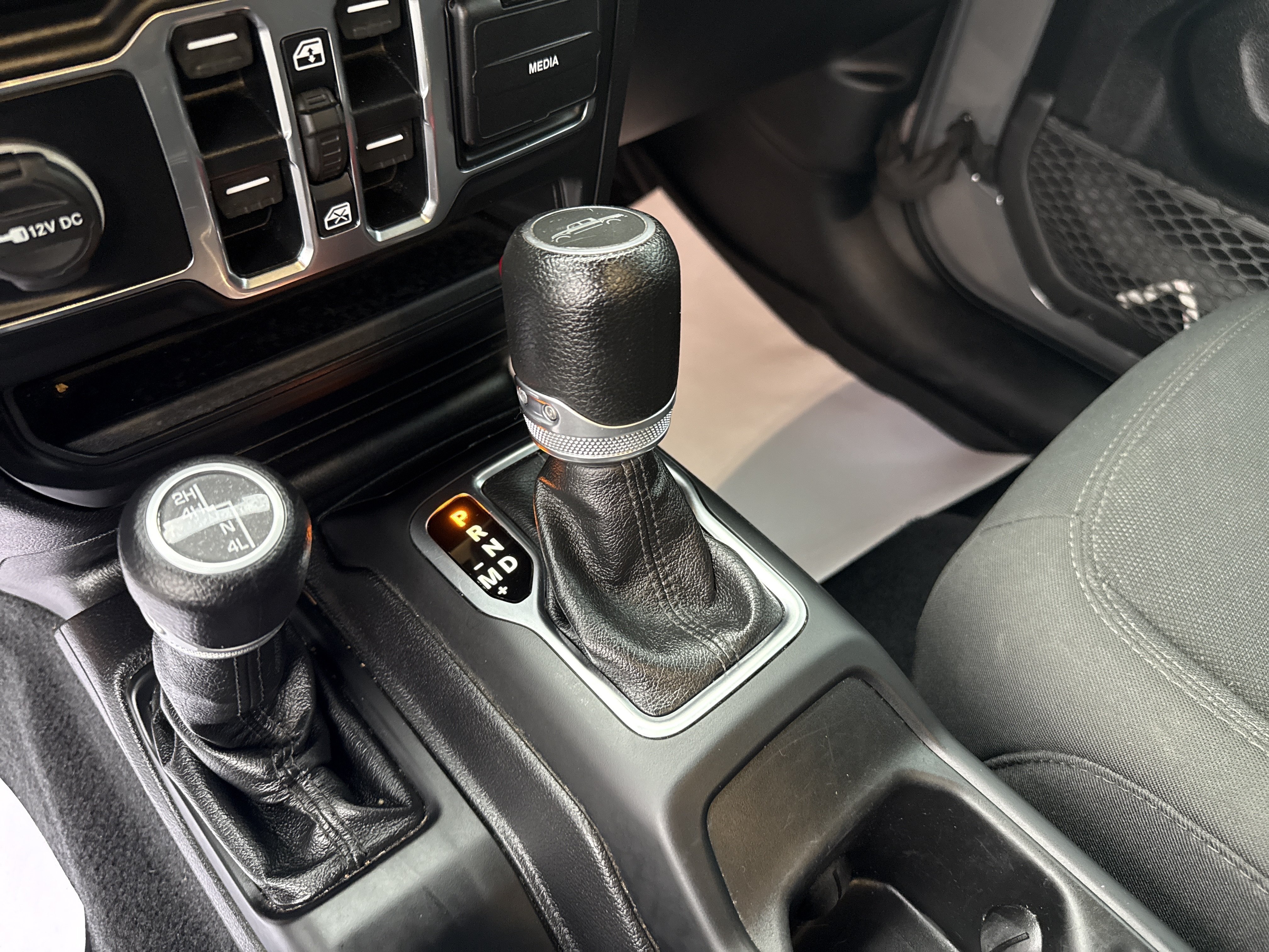 Used 2020 Jeep Gladiator Sport AWD/4WD image 25