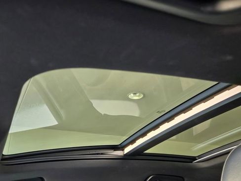 Used 2018 Audi Q3 2.0T Premium Plus w/ S Line Competition Package image 24