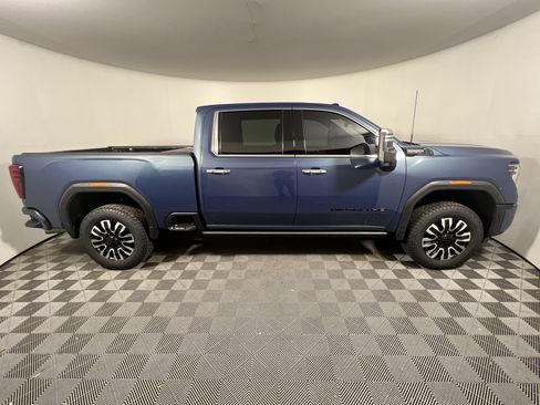 Used 2024 GMC Sierra 2500 Denali Ultimate AWD/4WD image 6