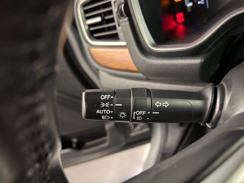 Used 2018 Honda CR-V Touring image 18