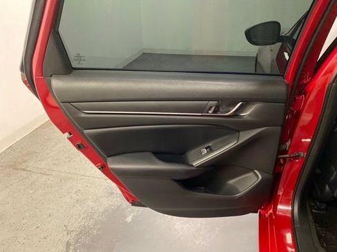 Used 2018 Honda Accord Sport image 22